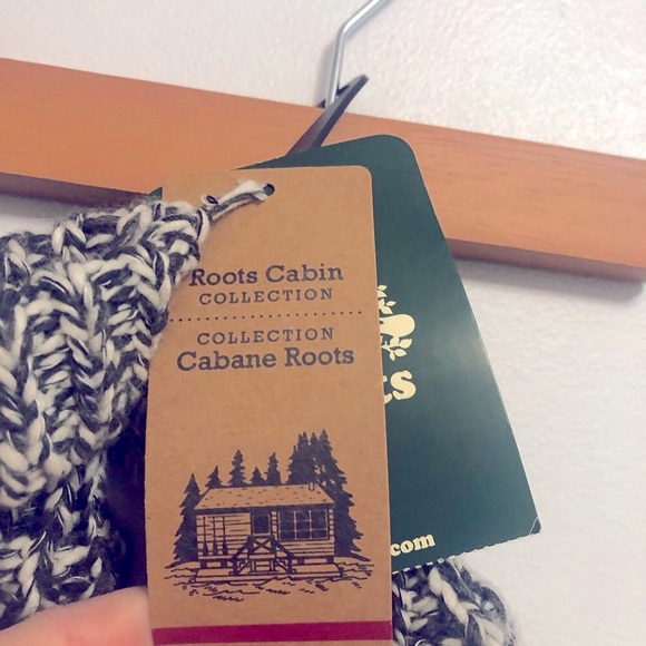 *FINAL PRICE* NWT Roots Chunky Cabin String Mittens - Picture 4 of 8